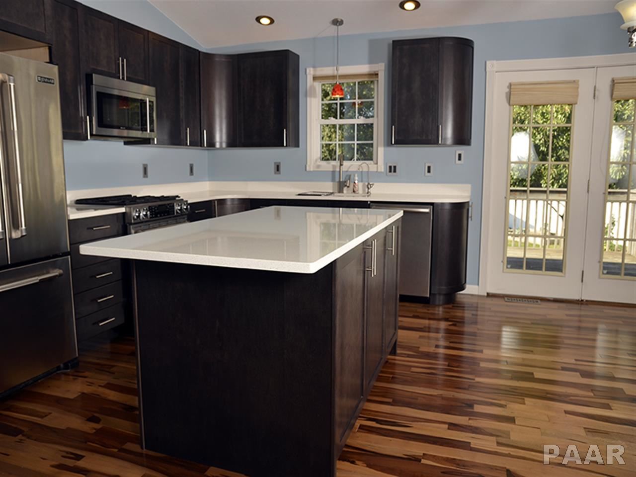 411 Sangamon Road Marquette Heights, IL 61554 - Photo 5 of 28 Gallery Image 5