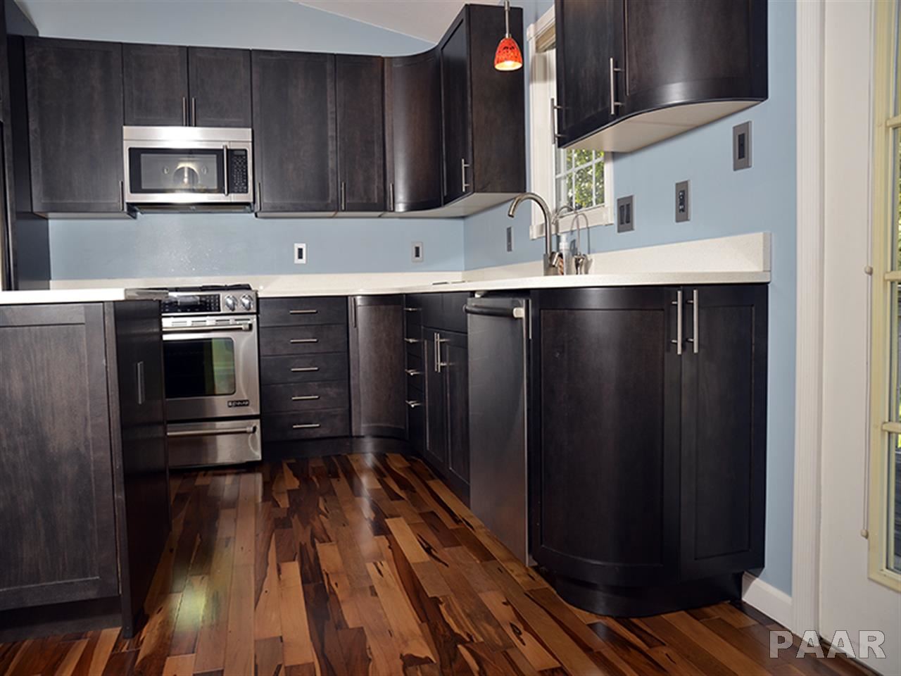 411 Sangamon Road Marquette Heights, IL 61554 - Photo 7 of 28 Gallery Image 7