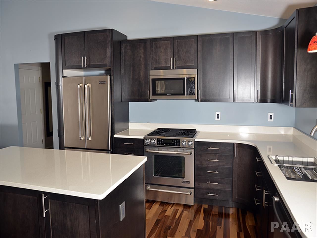 411 Sangamon Road Marquette Heights, IL 61554 - Photo 8 of 28 Gallery Image 8