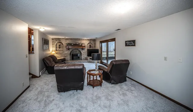 $469,990 | 409 Willow Street, Farmington, MN 55024