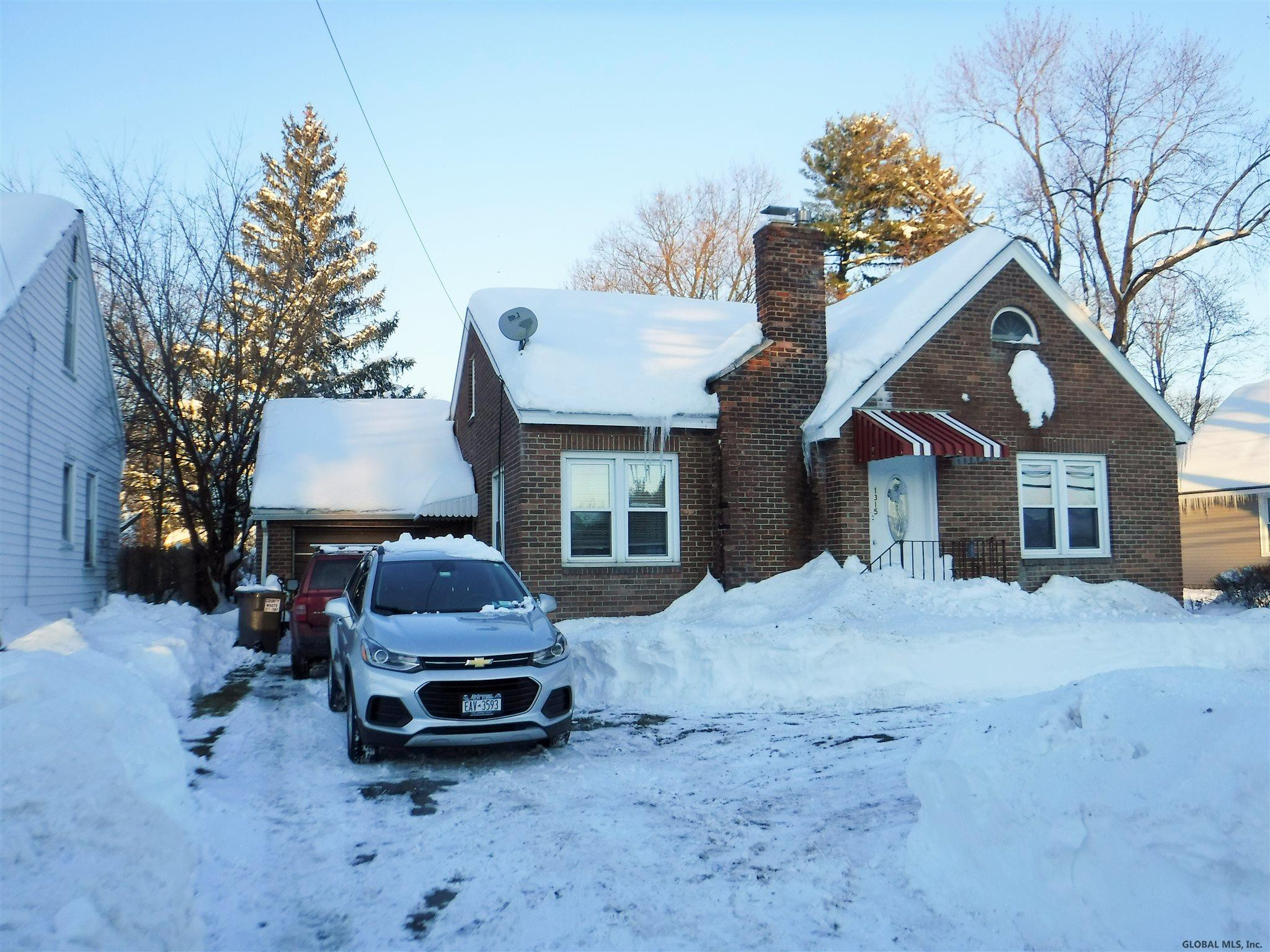 1315 Curry Road Rotterdam, NY 12306 - Photo 1 of 18 Photo 1