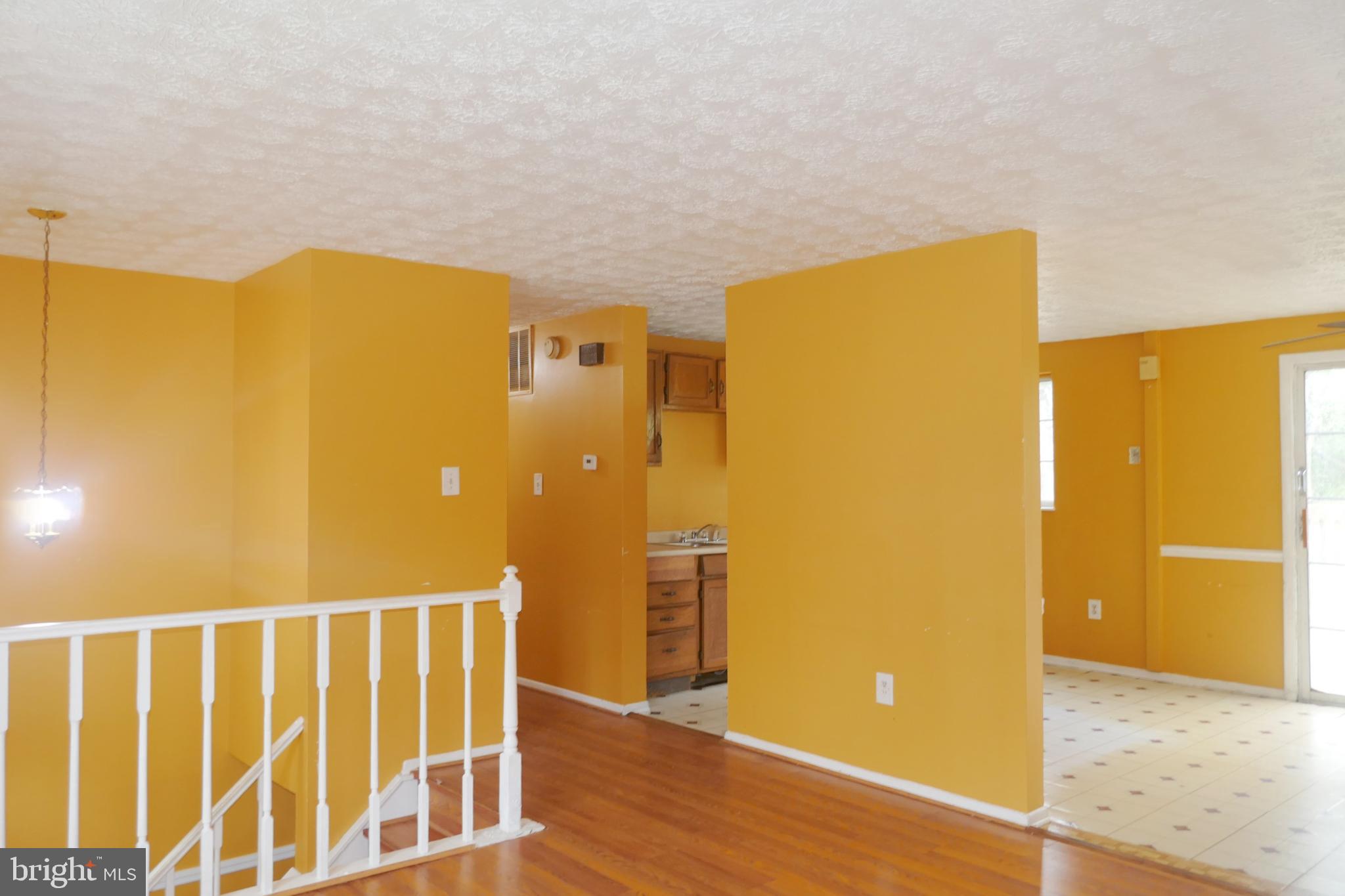12107 Deka Road Clinton, MD 20735 - Photo 4 of 29 Gallery Image 4