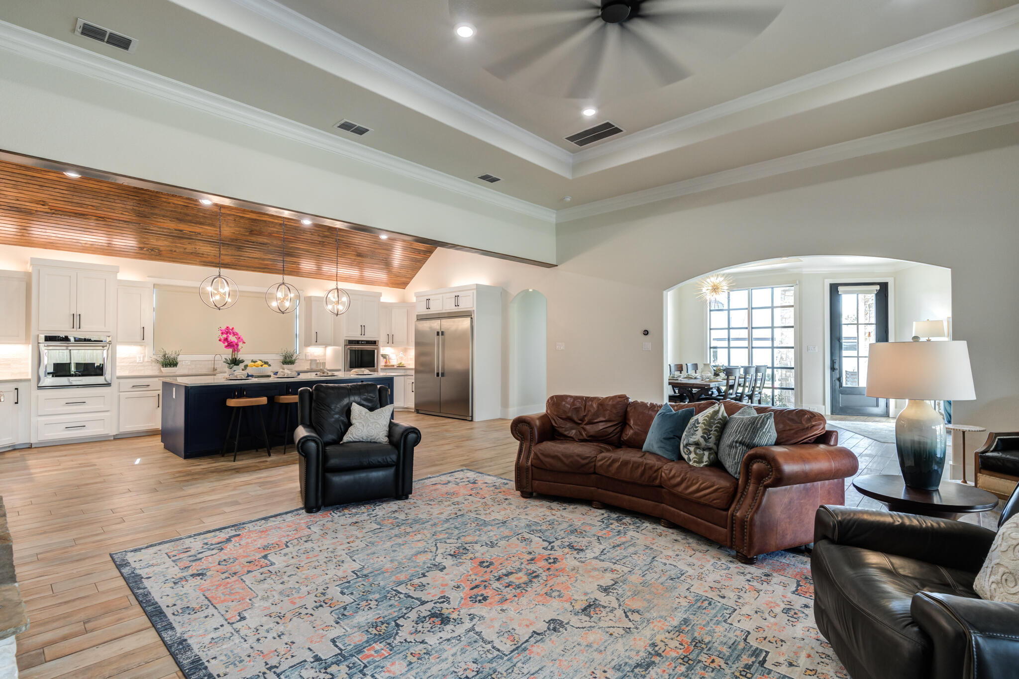4801 118th Street Lubbock, TX 79424 - Photo 20 of 74 a living room with furniture rug and window