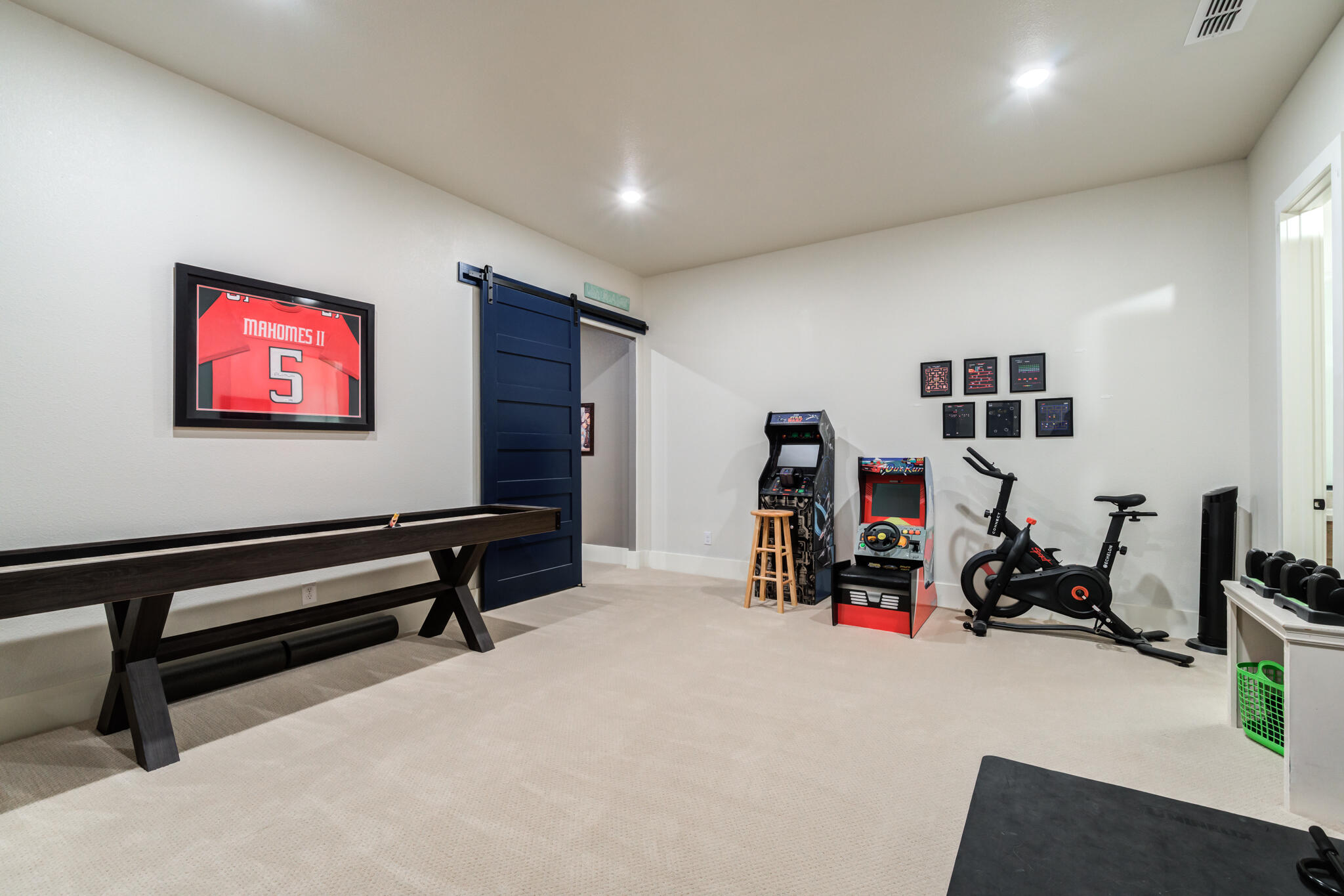 4801 118th Street Lubbock, TX 79424 - Photo 61 of 74 a living room with furniture pool and a flat screen tv