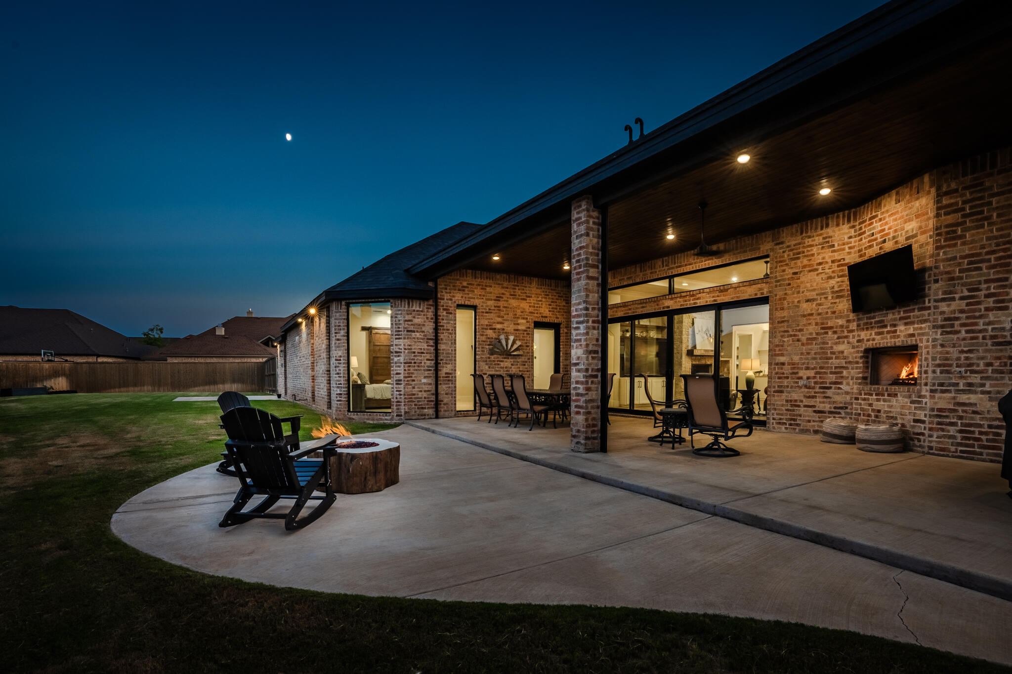 4801 118th Street Lubbock, TX 79424 - Photo 8 of 74 a view of a lobby with chair and garden