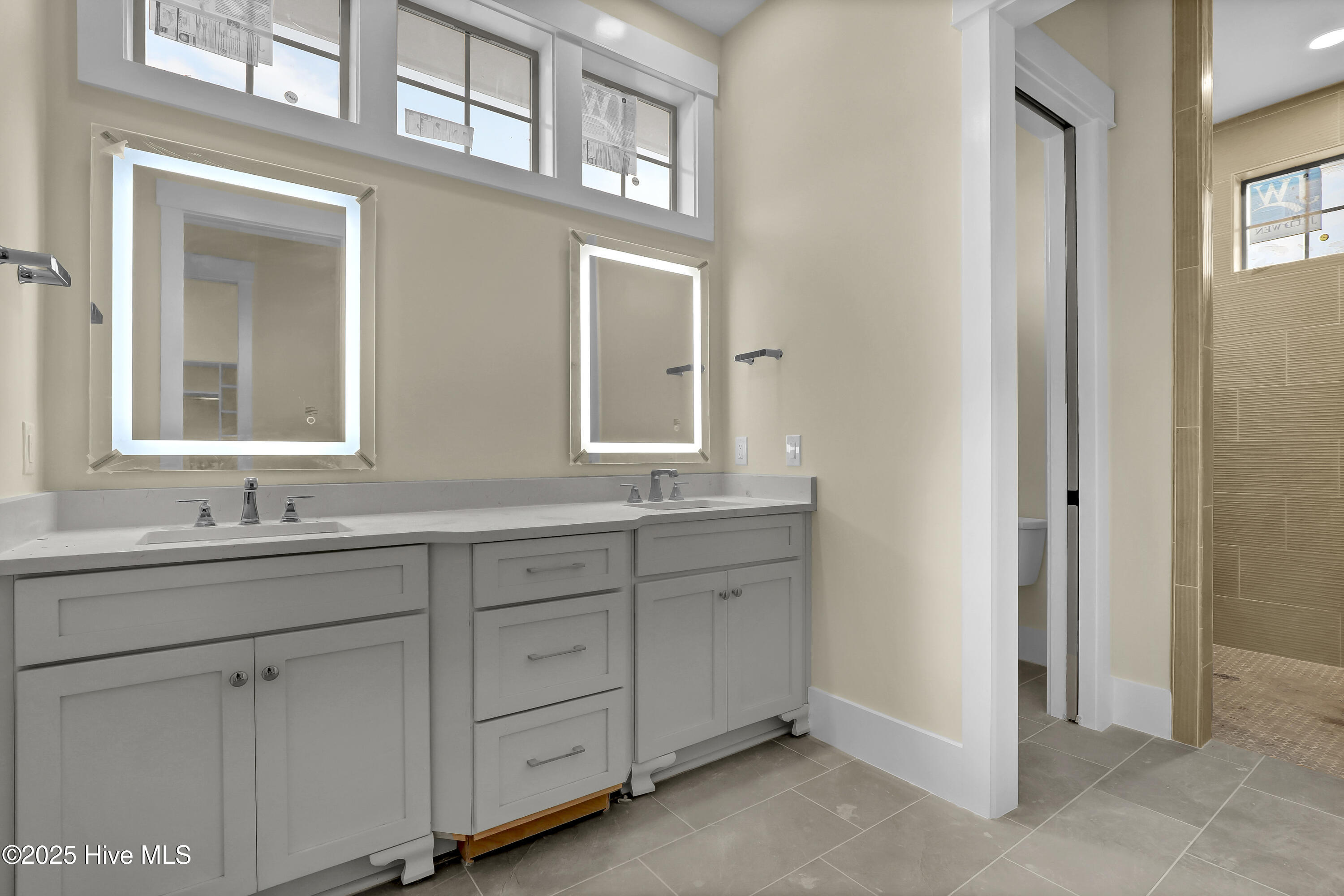 26 Solstice Way Hampstead, NC 28443 - Photo 17 of 49 Primary Bathroom