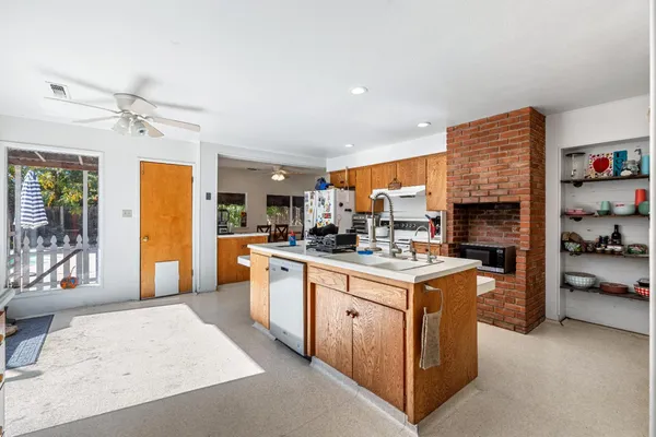 $874,000 | 7747 East Nees Avenue, Clovis, CA 93619