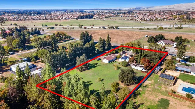 $935,000 | 7747 East Nees Avenue, Clovis, CA 93619