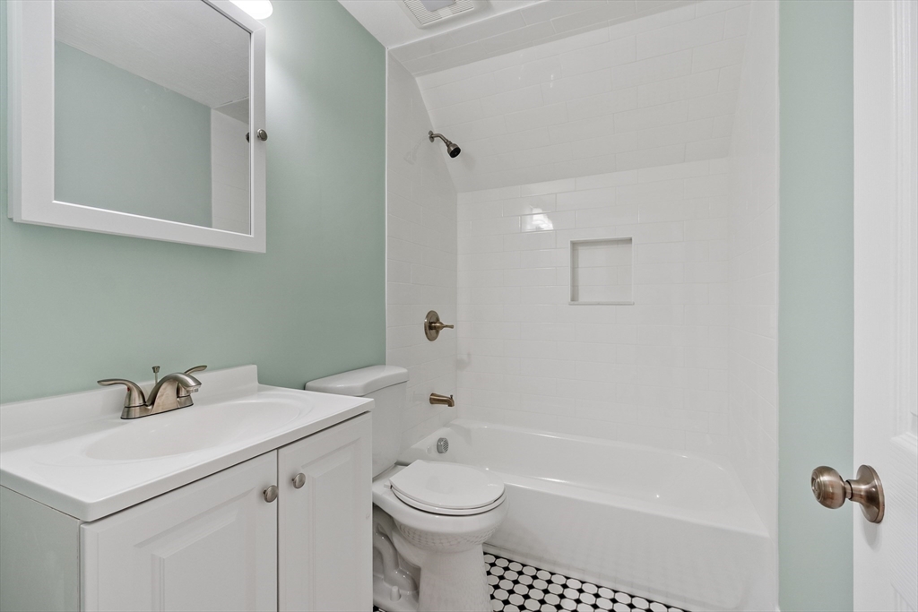 17 Prospect Street Templeton, MA 01436 - Photo 27 of 34