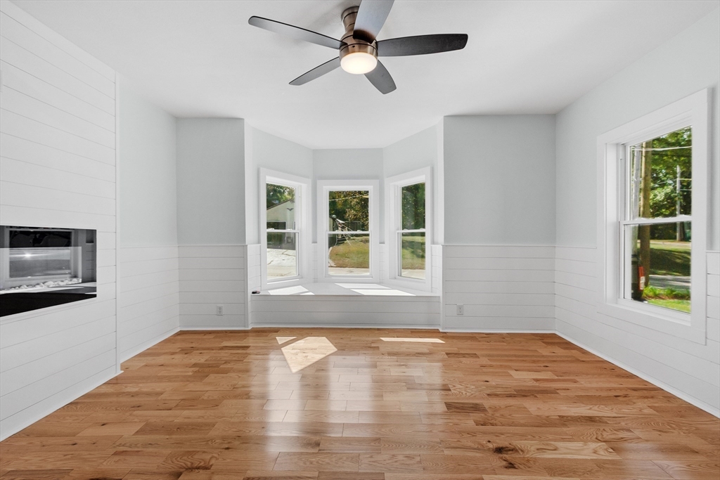 17 Prospect Street Templeton, MA 01436 - Photo 3 of 34