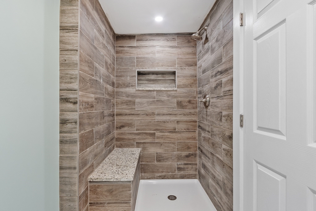 17 Prospect Street Templeton, MA 01436 - Photo 4 of 34