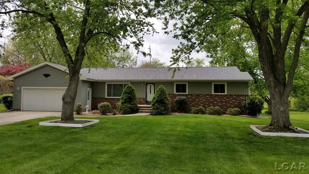 44 Ridgemont Drive Adrian, MI 49221 - Photo 1 of 10 31380242.JPG