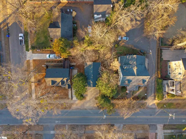 $2,200 | 112 West Park Avenue, Greenville, SC 29601