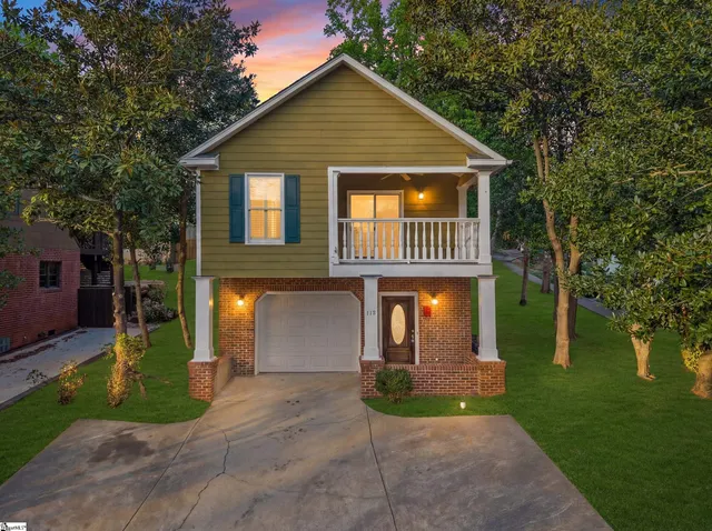 $2,200 | 112 West Park Avenue, Greenville, SC 29601