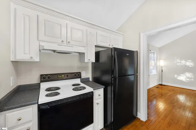 $2,200 | 112 West Park Avenue, Greenville, SC 29601