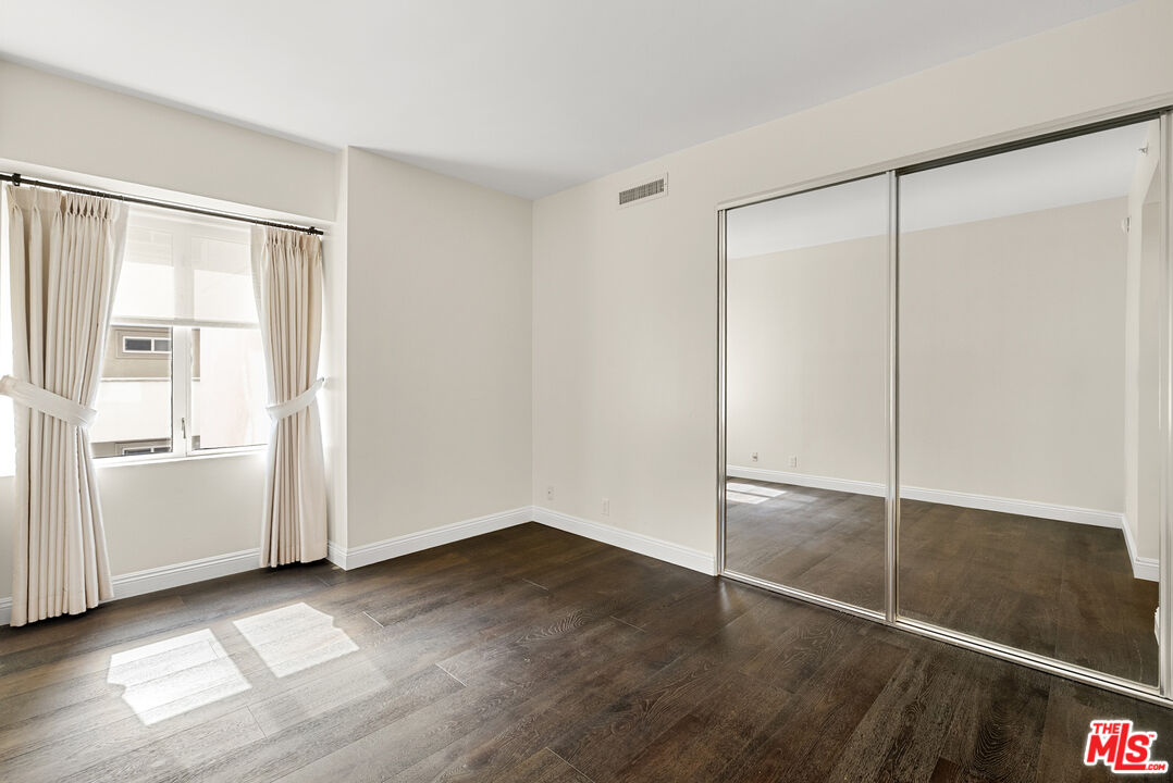 10520 Wilshire Boulevard, Unit 407 Los Angeles, CA 90024 - Photo 17 of 36