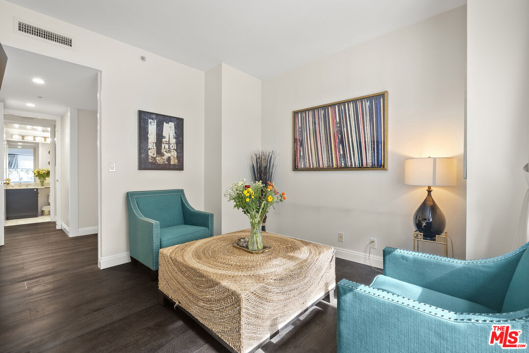 10520 Wilshire Boulevard, Unit 407 Los Angeles, CA 90024 - Photo 20 of 36