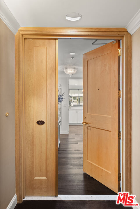 10520 Wilshire Boulevard, Unit 407 Los Angeles, CA 90024 - Photo 5 of 36