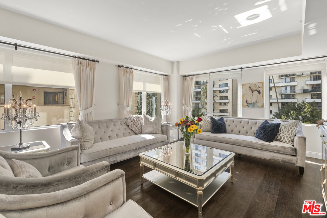 10520 Wilshire Boulevard, Unit 407 Los Angeles, CA 90024 - Photo 6 of 36