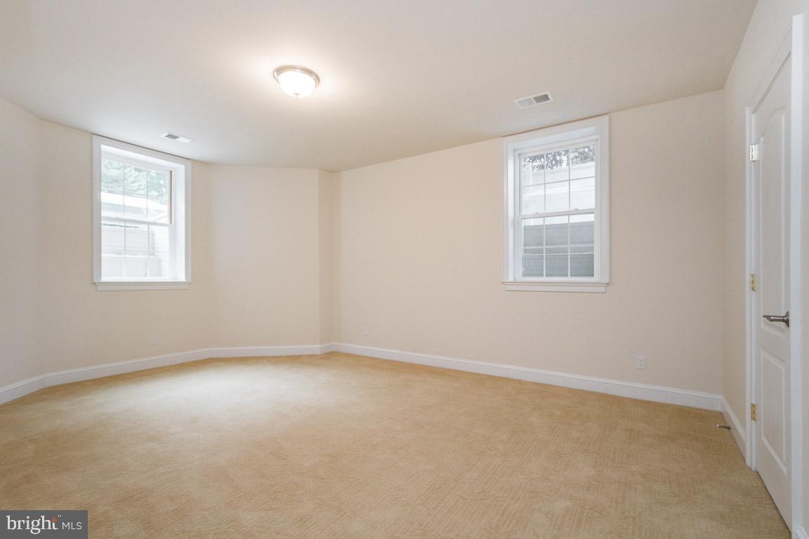 313 Adahi Road Southeast Vienna, VA 22180 - Photo 61 of 82 Gallery Image 61