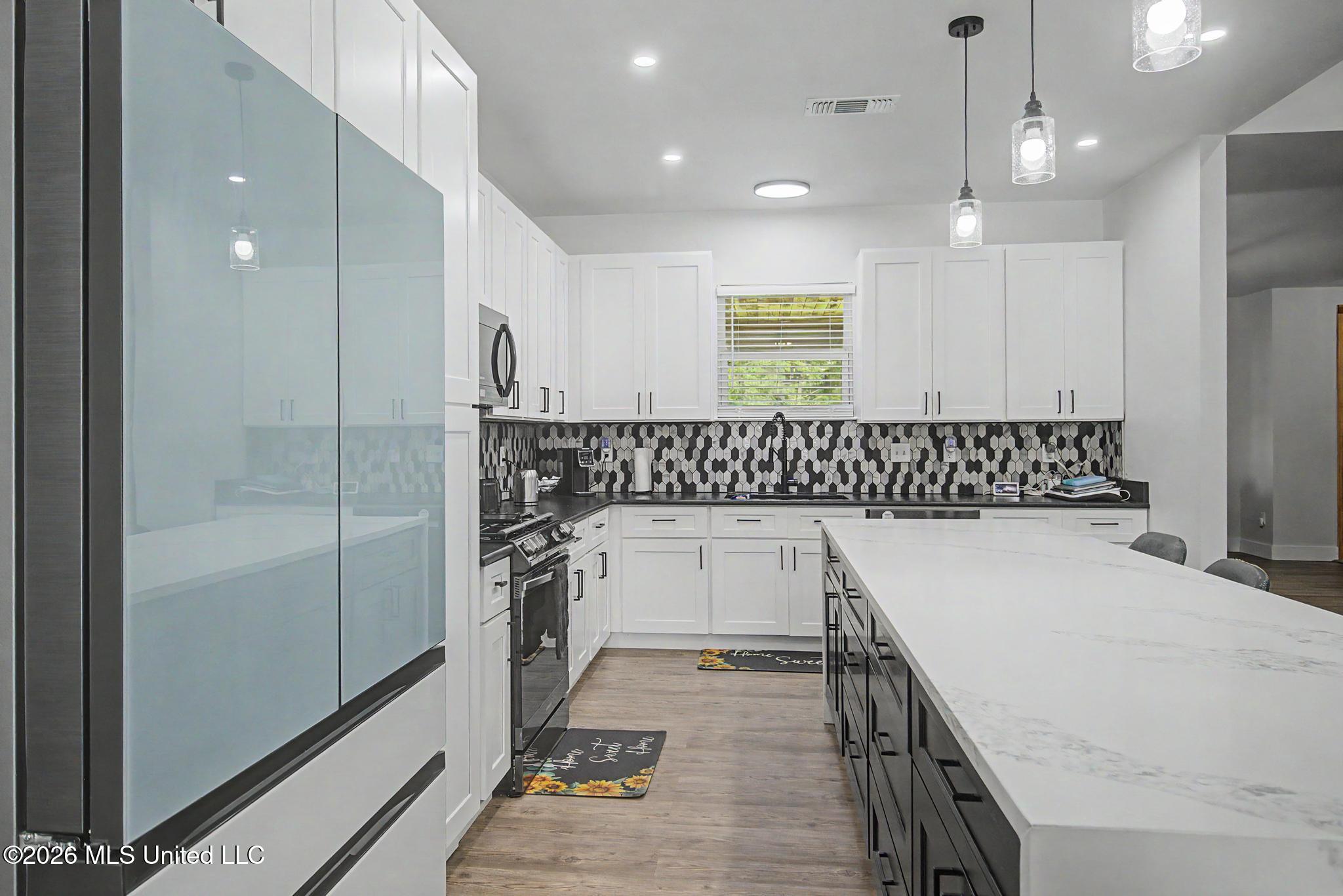 12496 Yet Road Saucier, MS 39574 - Photo 6 of 25 Kitchen