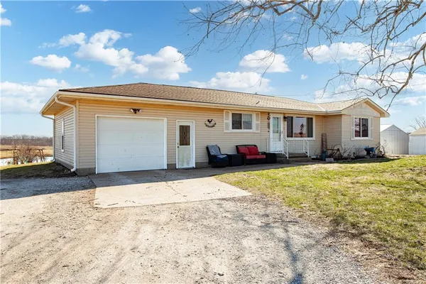 $549,000 | 627 M Highway, Odessa, MO 64076