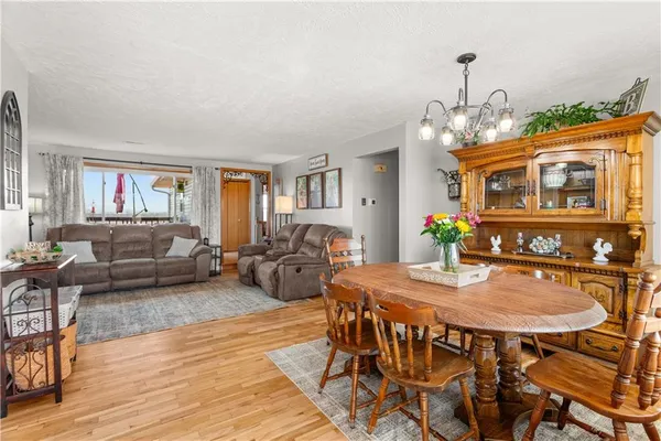 $549,000 | 627 M Highway, Odessa, MO 64076