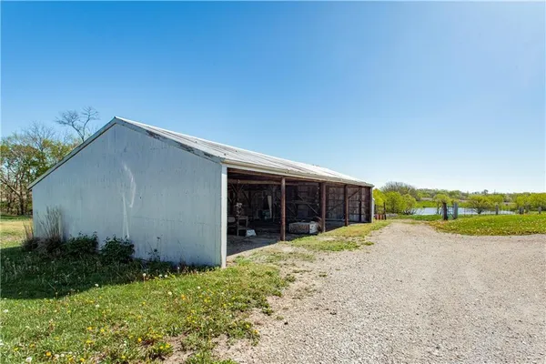 $529,000 | 627 M Highway, Odessa, MO 64076
