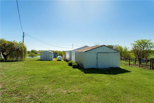 $529,000 | 627 M Highway, Odessa, MO 64076