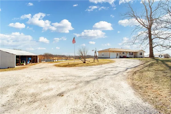 $549,000 | 627 M Highway, Odessa, MO 64076