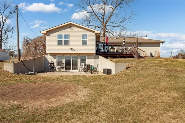 $549,000 | 627 M Highway, Odessa, MO 64076