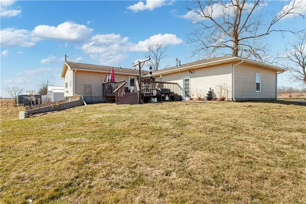 $549,000 | 627 M Highway, Odessa, MO 64076