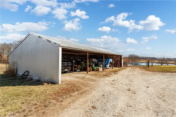 $549,000 | 627 M Highway, Odessa, MO 64076