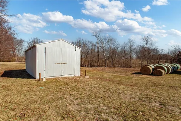 $549,000 | 627 M Highway, Odessa, MO 64076