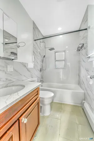 $1,800 | 27 Walnut Avenue, Waterbury, CT 06704