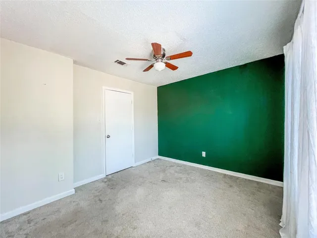 a view of a big room with closet