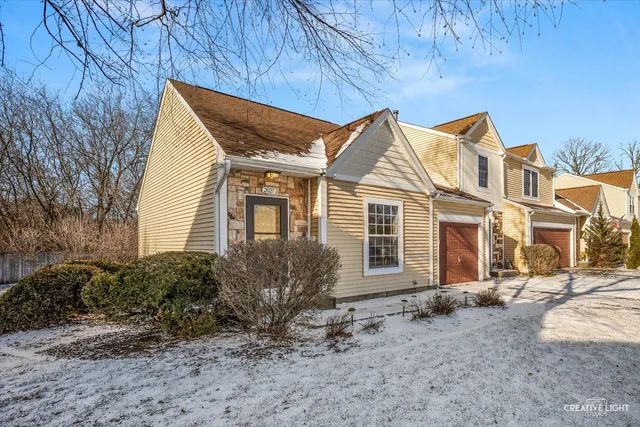 $239,900 | 2027 Teton Parkway, Algonquin, IL 60102