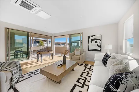 a view of a yard with sitting area