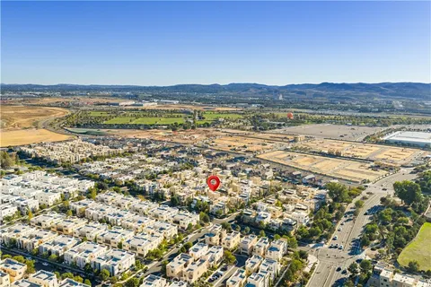 an aerial view of residential house and lake view