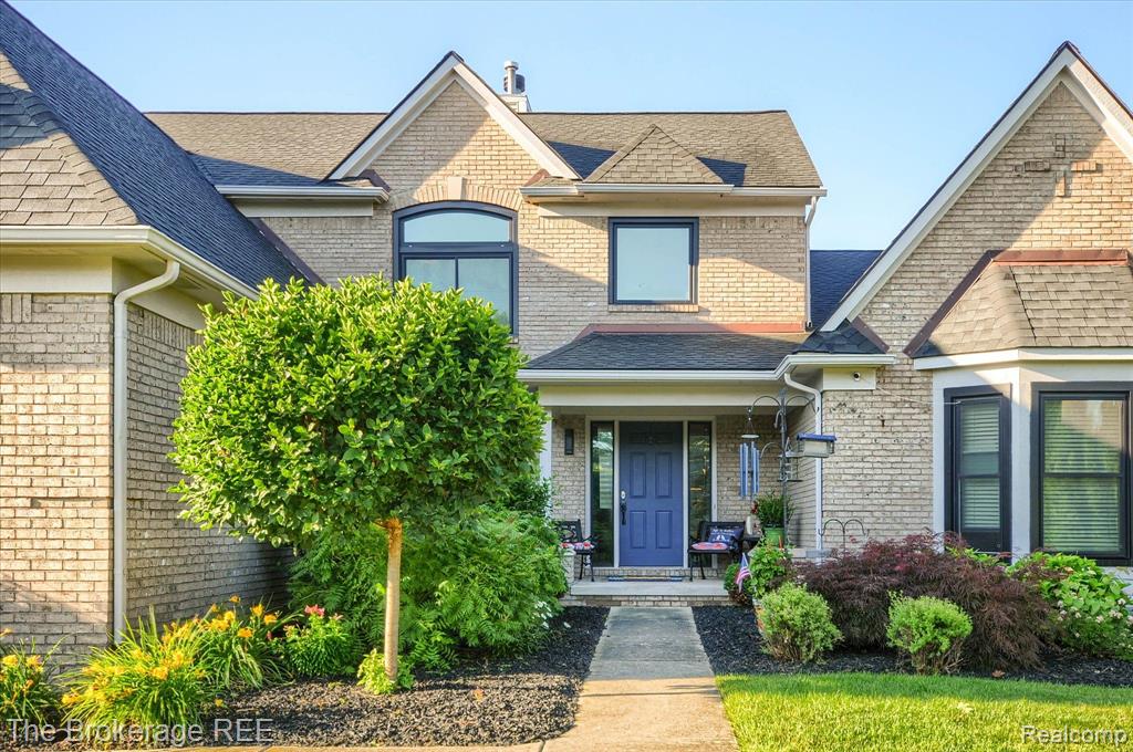 3957 Fieldview Road Lake Orion, MI 48360 - Photo 2 of 35