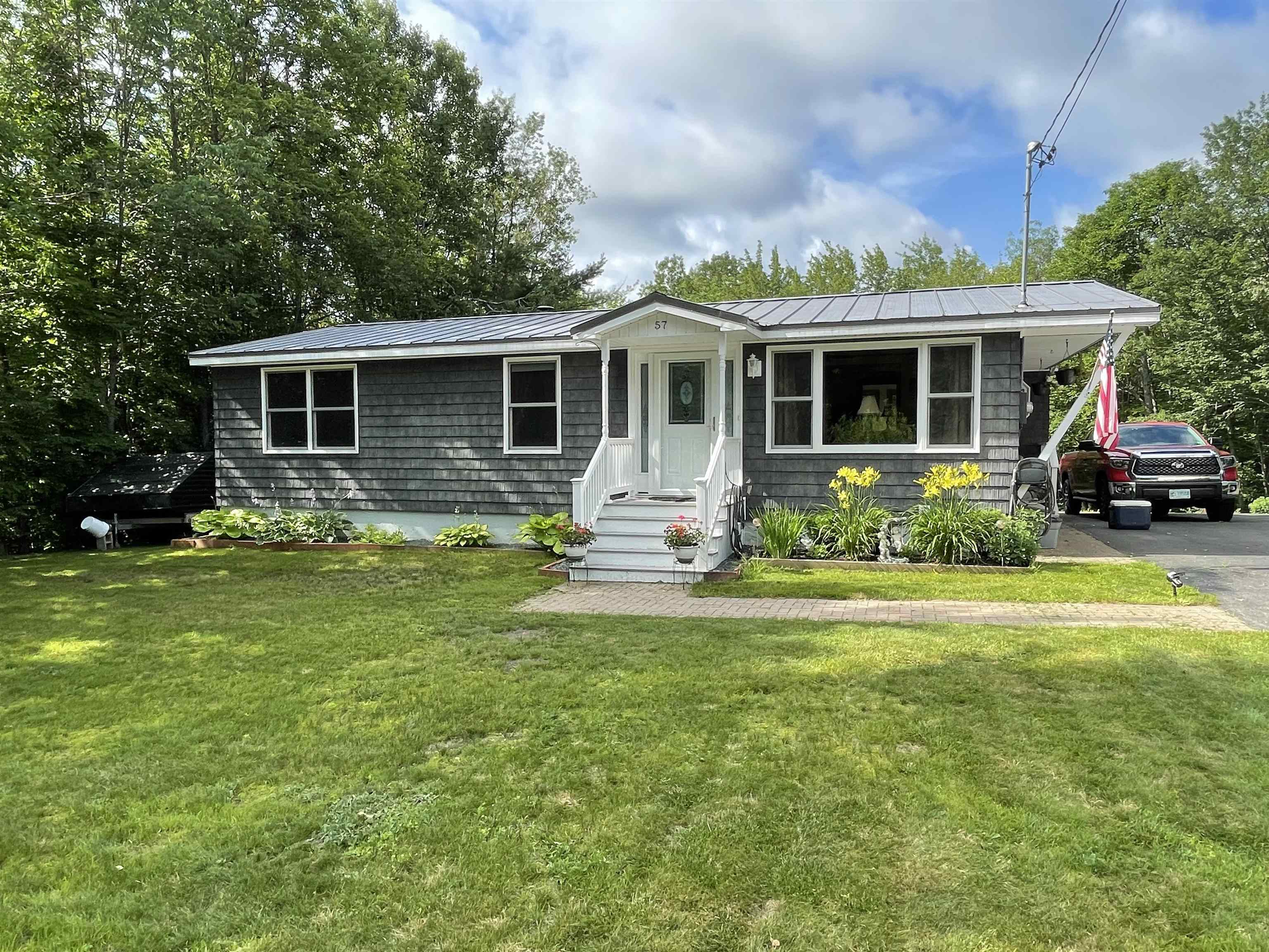 57 Jimtown Road Gorham, NH 03581 - Photo 1 of 29 Gallery Image 1