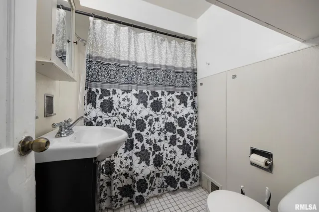 $90,000 | 1423-1425 South 13th Street, Pekin, IL 61554