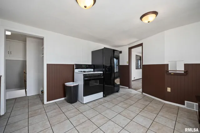 $90,000 | 1423-1425 South 13th Street, Pekin, IL 61554