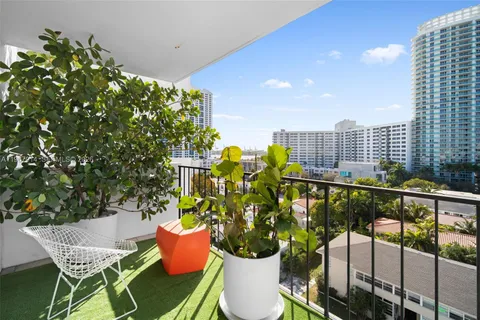 $549,000 | 1455 West Avenue, Unit 903, Miami Beach, FL 33139