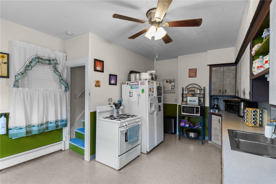 207 Highland Street Woonsocket, RI 02895 - Photo 11 of 38 207 Highland St Woonsocket RI