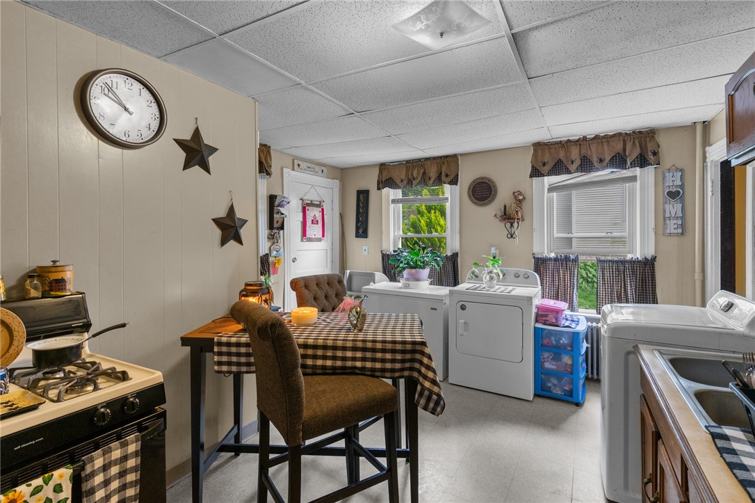 207 Highland Street Woonsocket, RI 02895 - Photo 28 of 38 207 Highland St Woonsocket RI