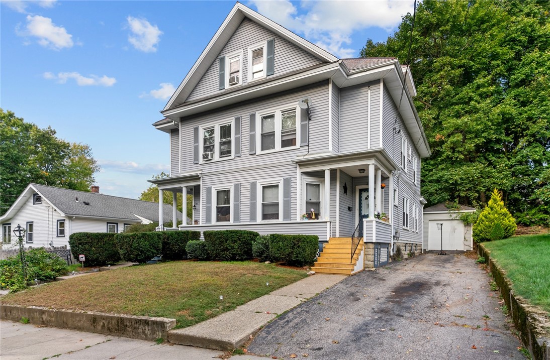 207 Highland Street Woonsocket, RI 02895 - Photo 3 of 38 207 Highland St Woonsocket RI