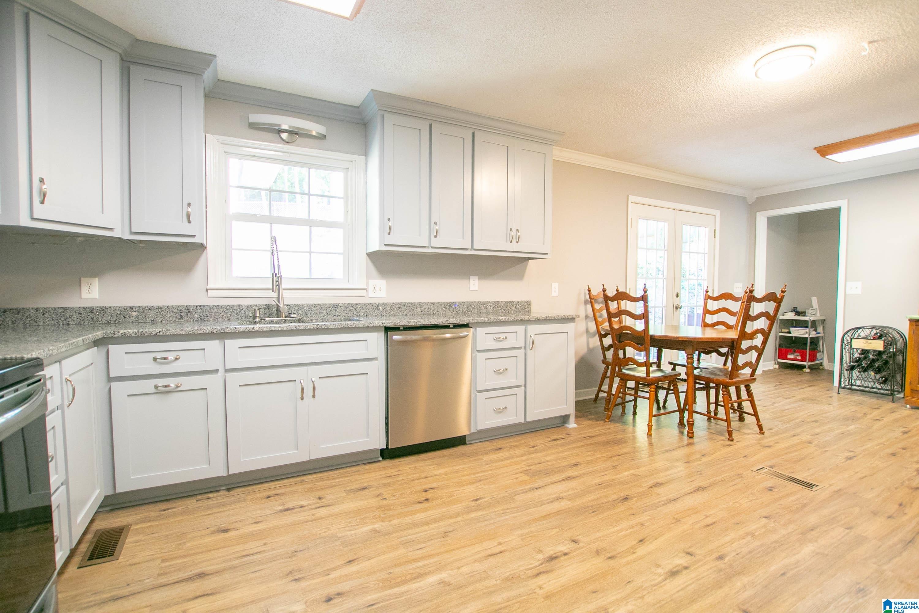 811 Sunshine Avenue Oneonta, AL 35121 - Photo 27 of 49