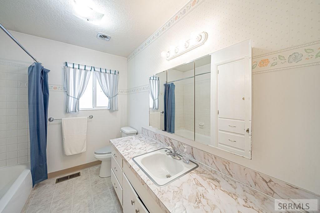 3925 East 109 North Ucon, ID 83401 - Photo 17 of 44