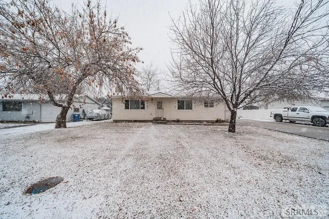 $324,900 | 3925 East 109 North, Ucon, ID 83401